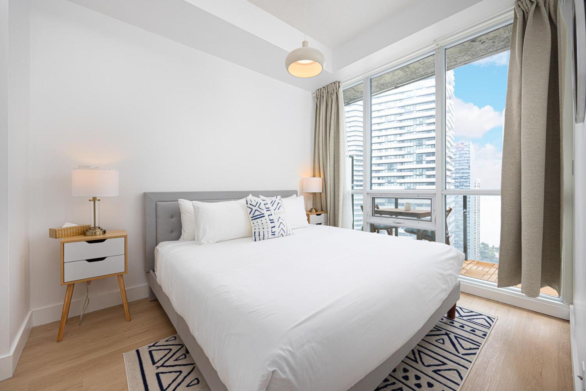 Newly Renovated Cozy Condo/Union Station Торонто Экстерьер фото